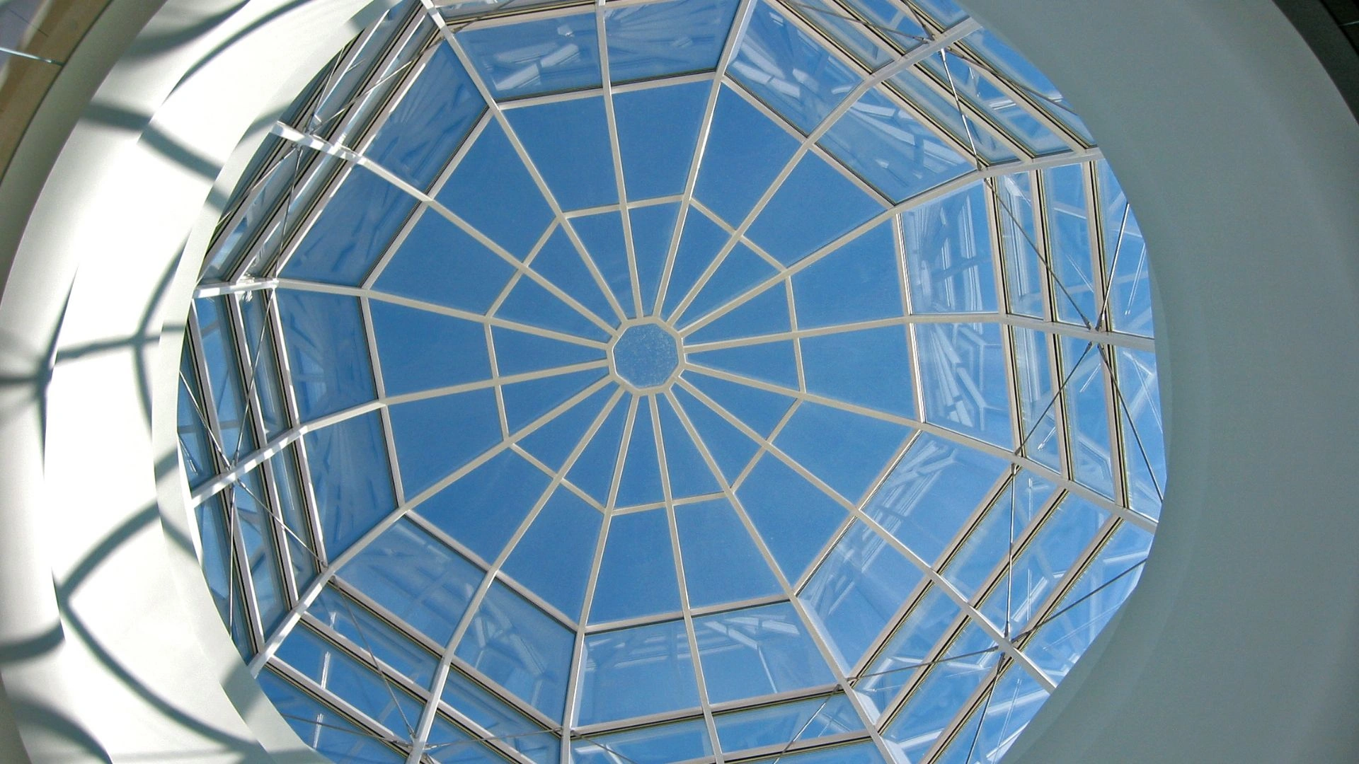 Tipos de cristales para claraboyas: ¿Cuál escoger para tu techo?