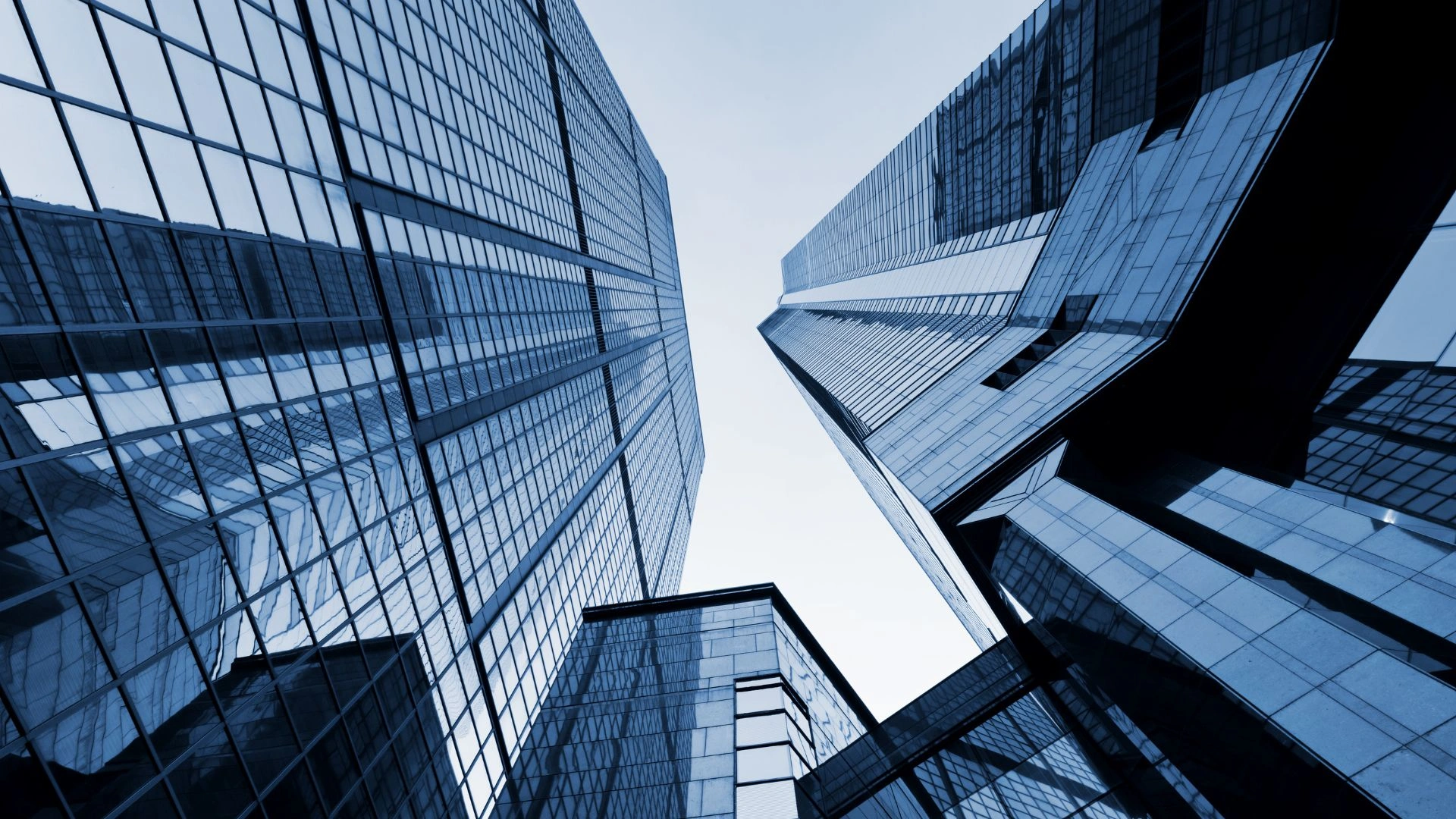 Cómo hacer de un cristal un espejo: técnicas, diferencias y soluciones profesionales