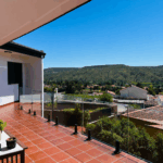 Barandilla de cristal para terraza: tipos, normativa y precio